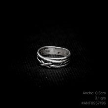 Cargar imagen en el visor de la galería, ANILLO ENTRELAZADO
