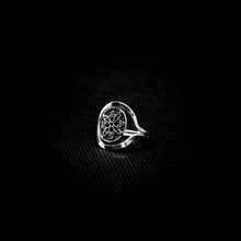 Cargar imagen en el visor de la galería, ANILLO NUDO DE BRUJA

