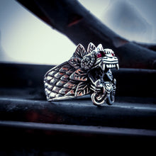 Cargar imagen en el visor de la galería, ANILLO GUERRERO QUETZALCOATL
