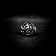 Cargar imagen en el visor de la galería, ANILLO CRUZ TEMPLARIA
