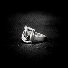 Cargar imagen en el visor de la galería, ANILLO ENTRELAZADO
