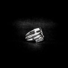 Cargar imagen en el visor de la galería, ANILLO ABSTRACTO CUADRADO
