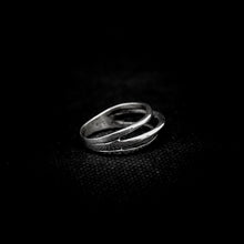 Cargar imagen en el visor de la galería, ANILLO ENTRELAZADO

