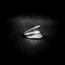 Cargar imagen en el visor de la galería, ANILLO ONDULADO
