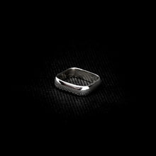 Cargar imagen en el visor de la galería, ANILLO BANDA CUADRADA
