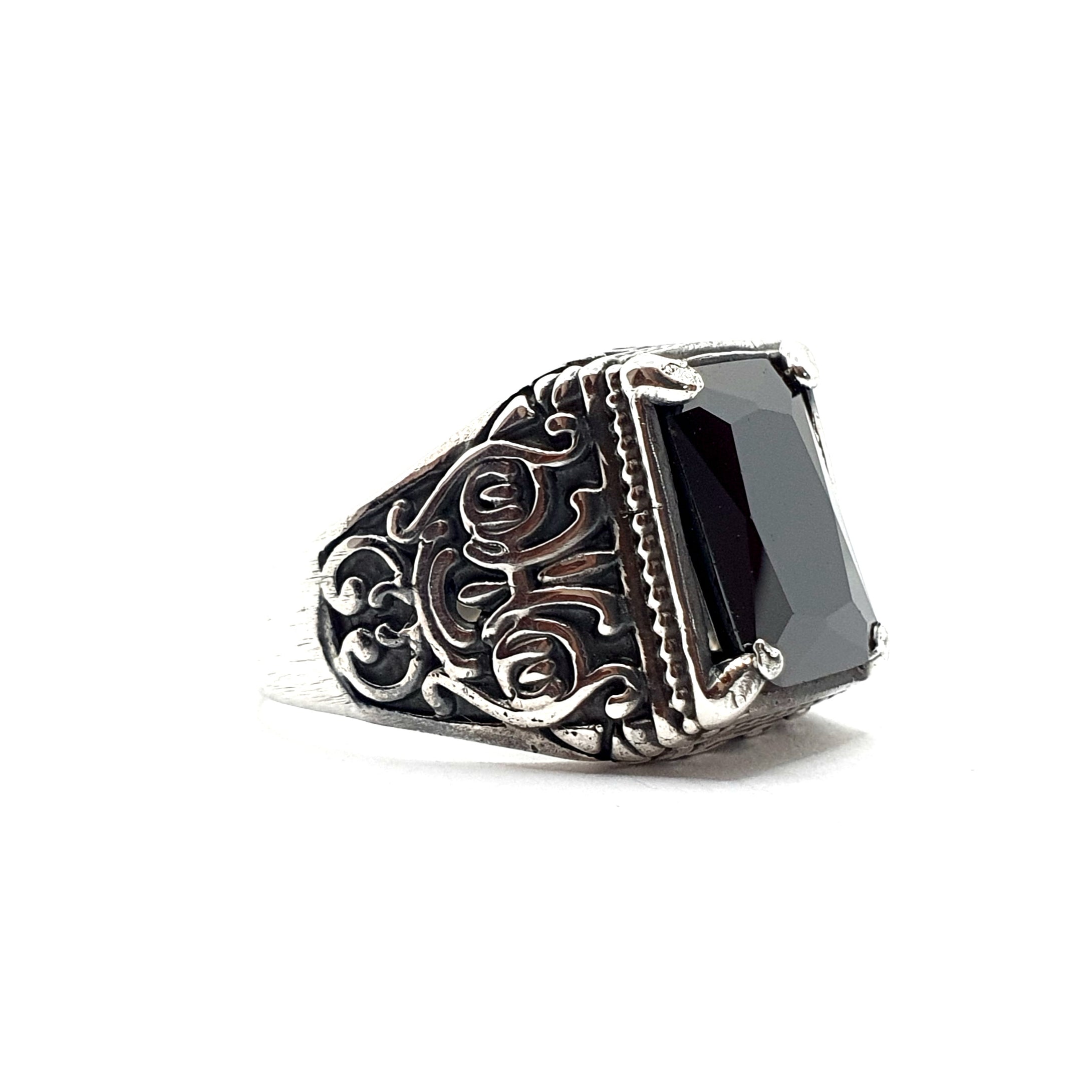 ANILLO ZIRCONIA NEGRA