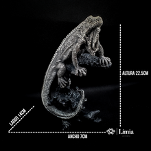 Cargar imagen en el visor de la galería, ESCULTURA IGUANA
