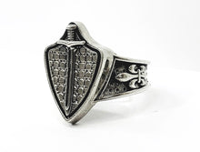 Cargar imagen en el visor de la galería, ANILLO ESCUDO MEDIEVAL
